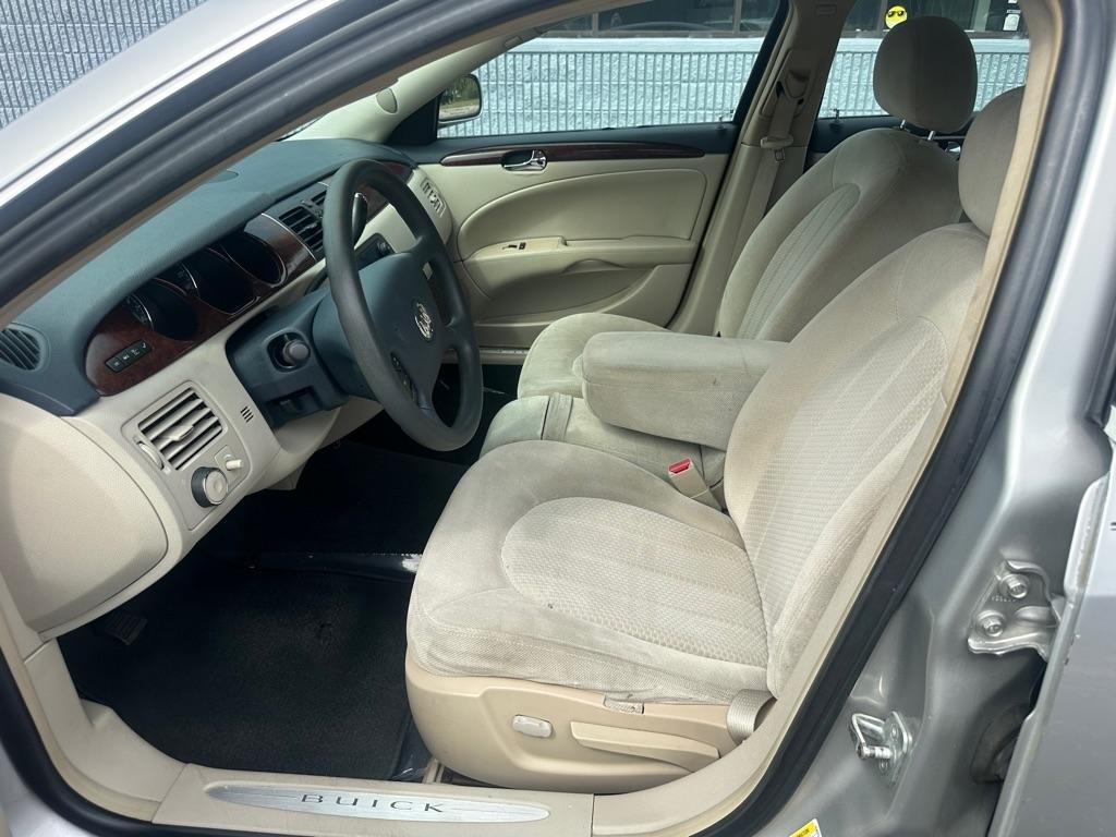 Buick Lucerne 4dr Sdn CX 2006