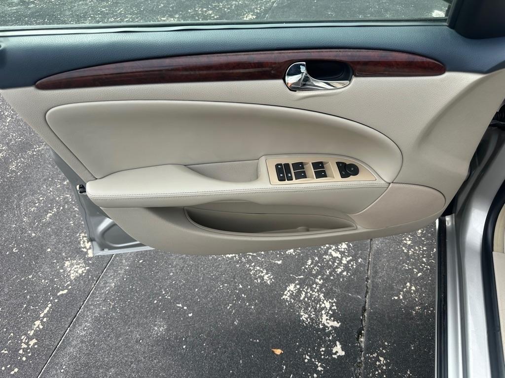 Buick Lucerne 4dr Sdn CX 2006