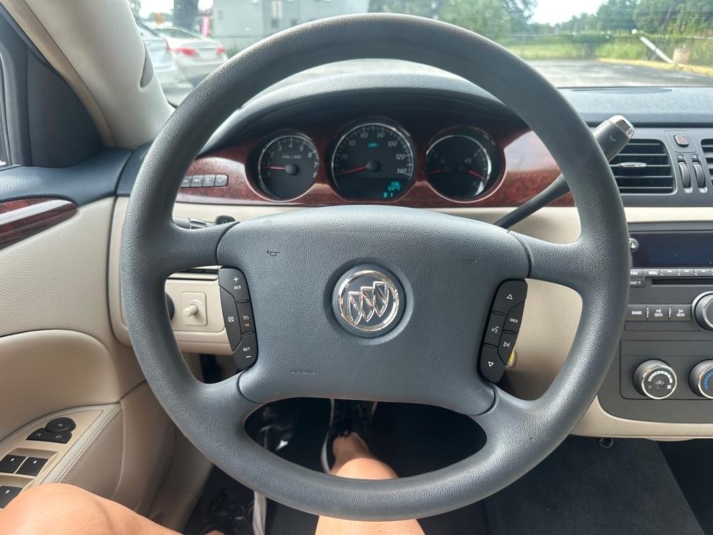 Buick Lucerne 4dr Sdn CX 2006