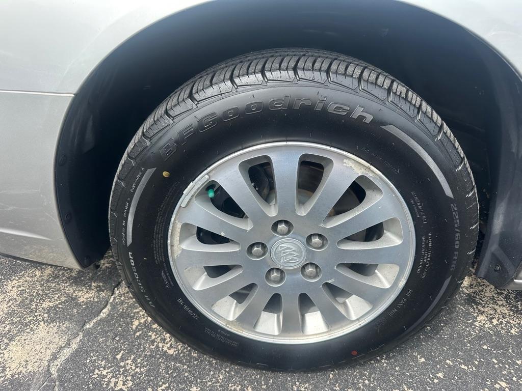 Buick Lucerne 4dr Sdn CX 2006