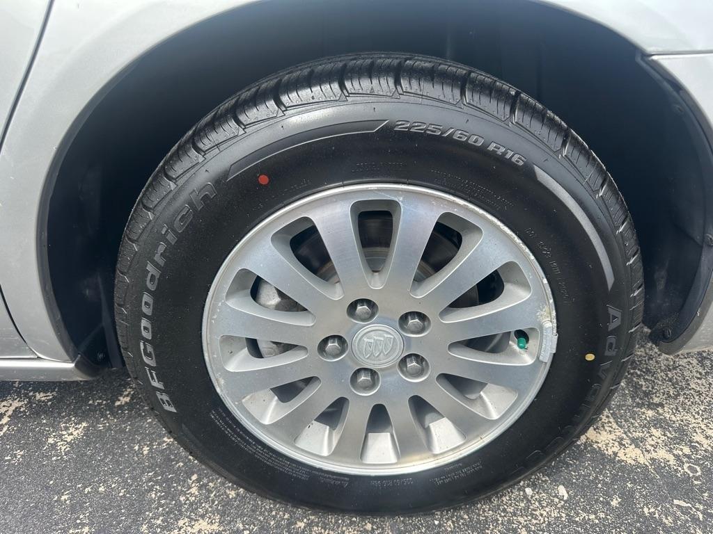 Buick Lucerne 4dr Sdn CX 2006