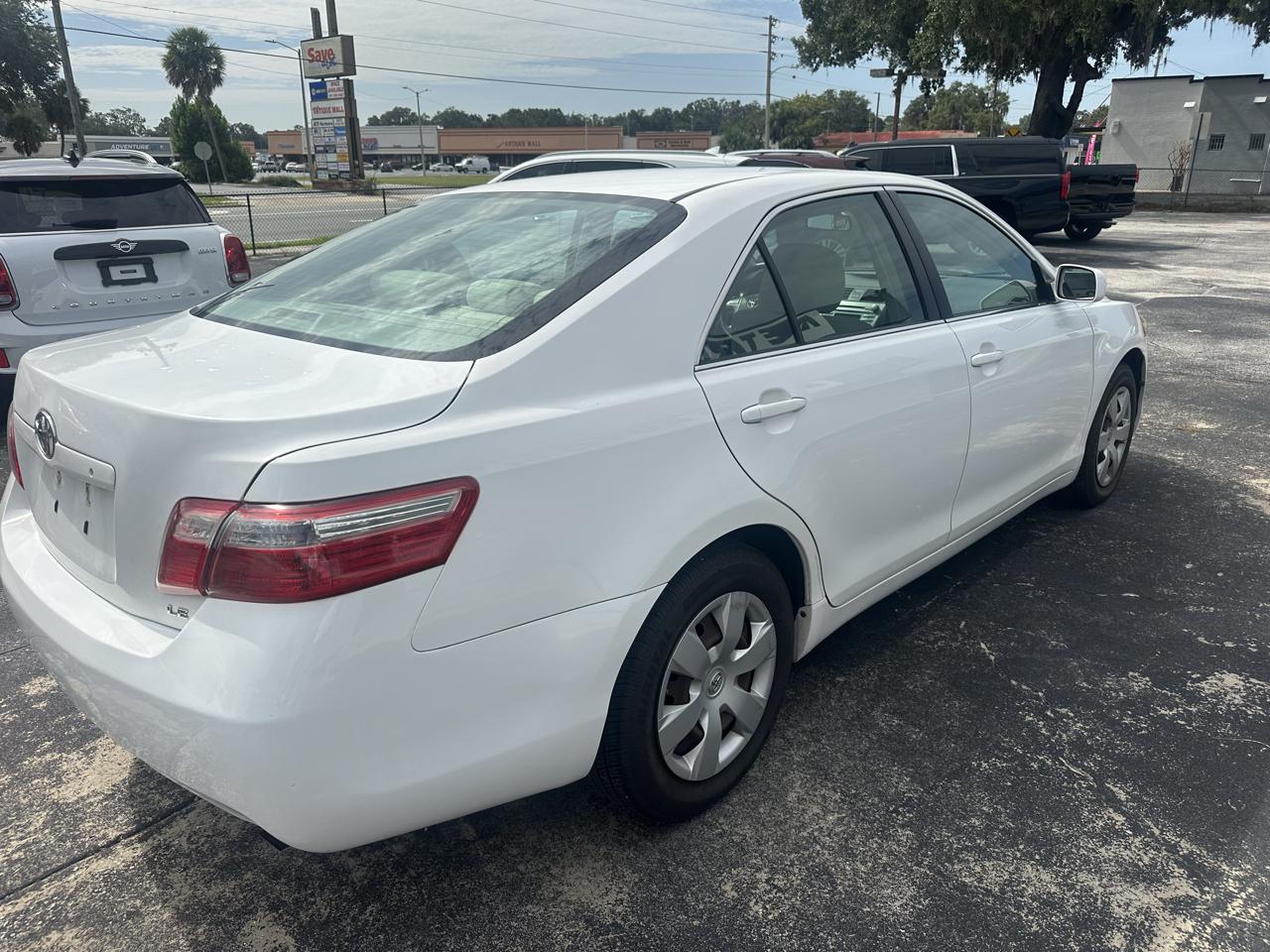 Toyota Camry 4dr Sdn I4 Auto LE (Natl) 2009