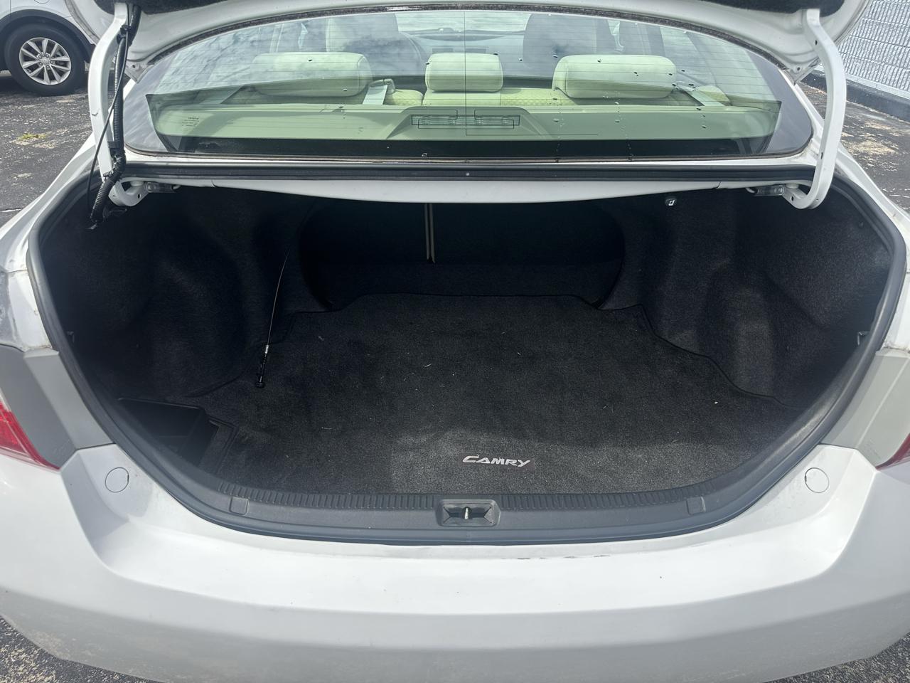 Toyota Camry 4dr Sdn I4 Auto LE (Natl) 2009