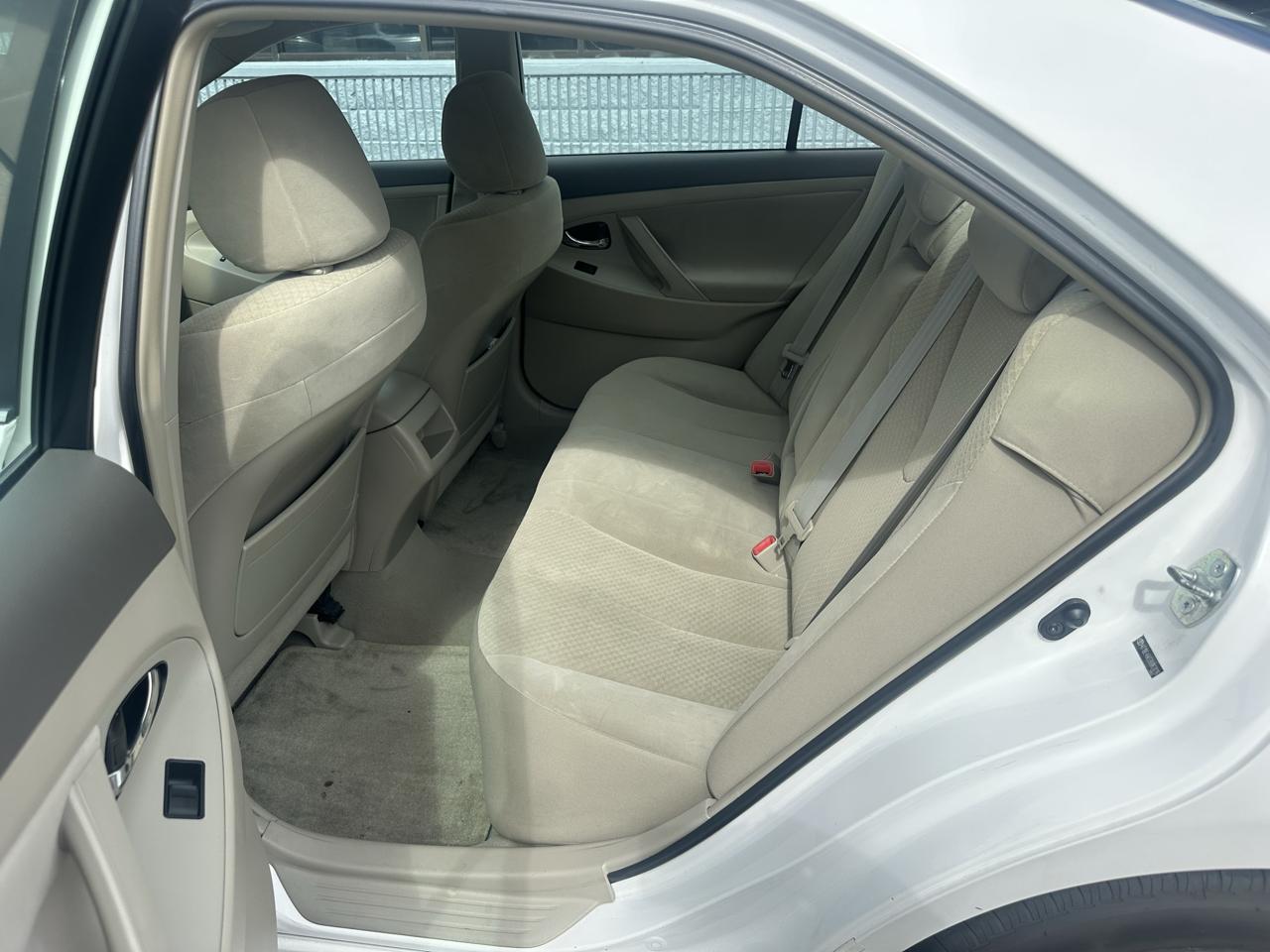 Toyota Camry 4dr Sdn I4 Auto LE (Natl) 2009