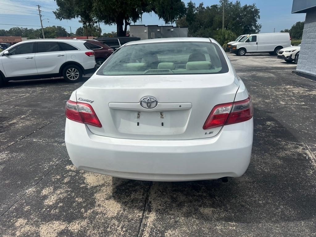 Toyota Camry 4dr Sdn I4 Auto LE (Natl) 2009