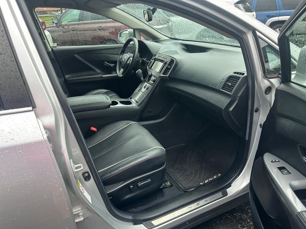 Toyota Venza 4dr Wgn V6 AWD LE (Natl) 2013