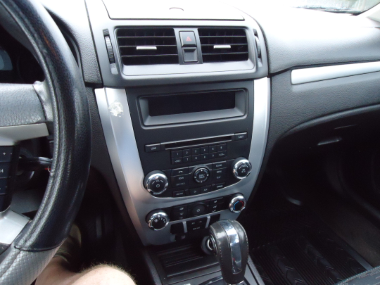 2012 Ford Fusion SE photo 18