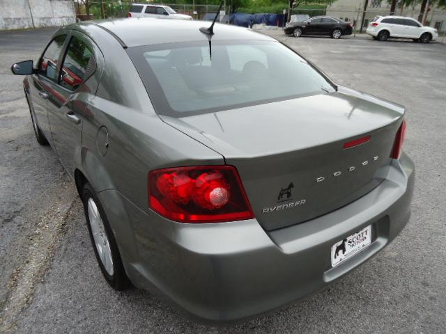 Dodge Avenger Base 2012