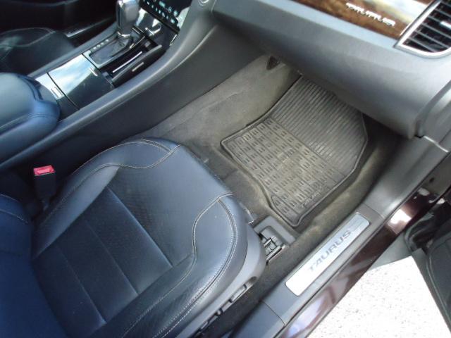 Ford Taurus Limited AWD 2013