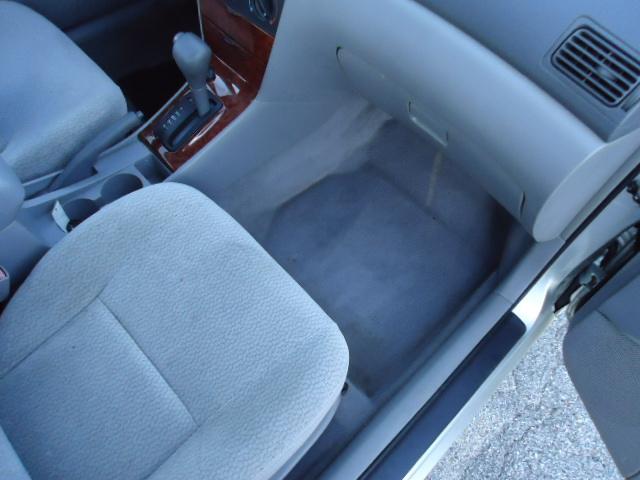 Toyota Corolla LE 4D Sedan at 2003