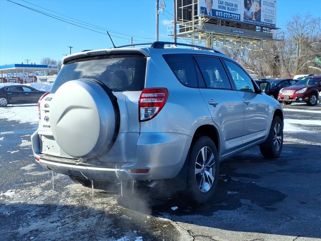 Toyota RAV4  2012