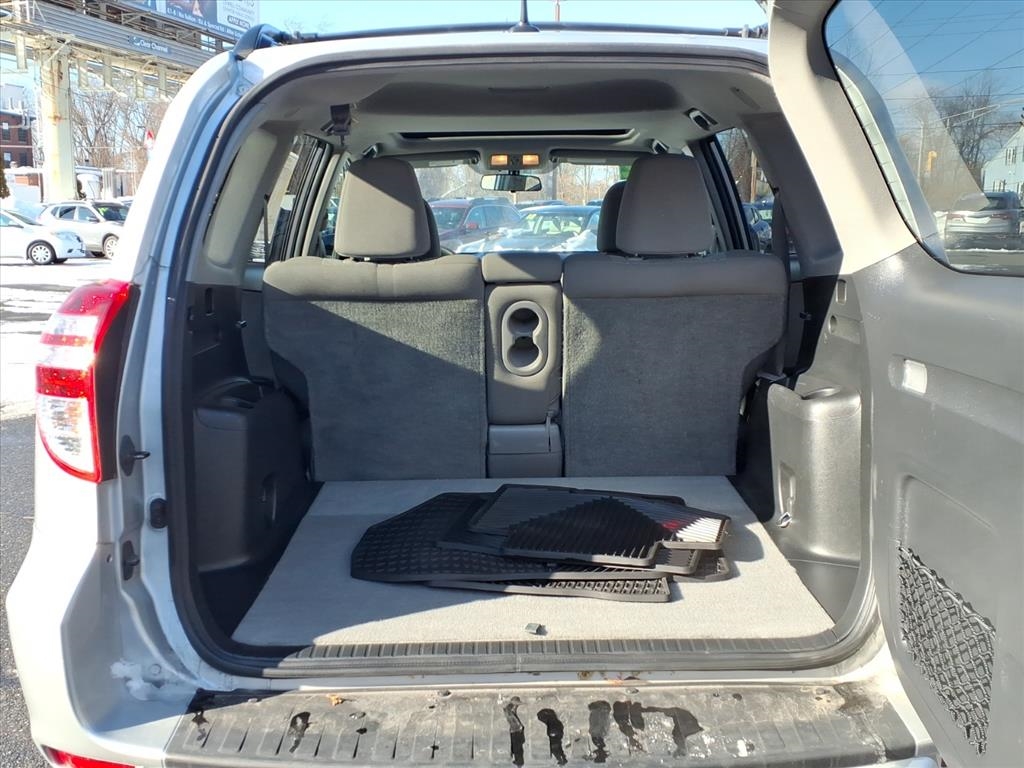 Toyota RAV4  2012