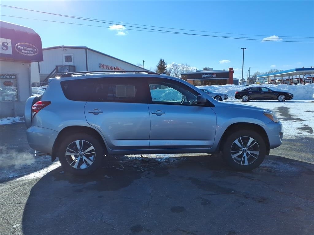 Toyota RAV4  2012