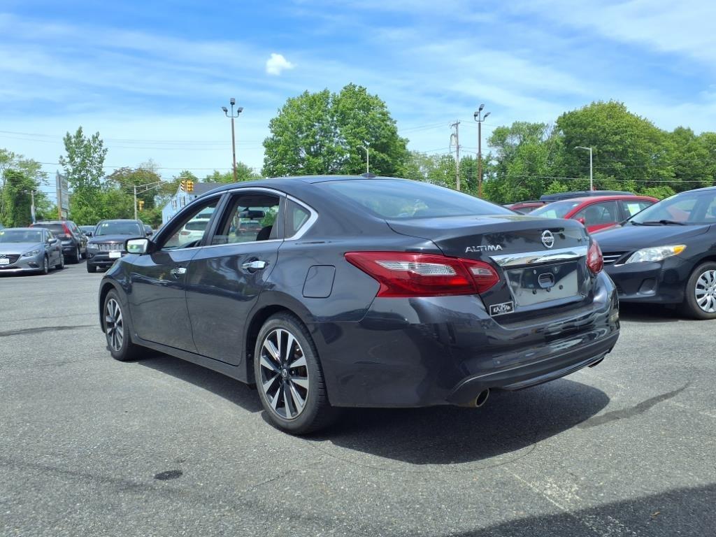 Nissan Altima 2.5 SV Sedan 2018