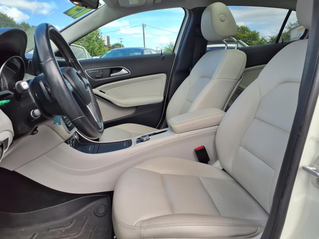 Mercedes-Benz GLA-Class  2015