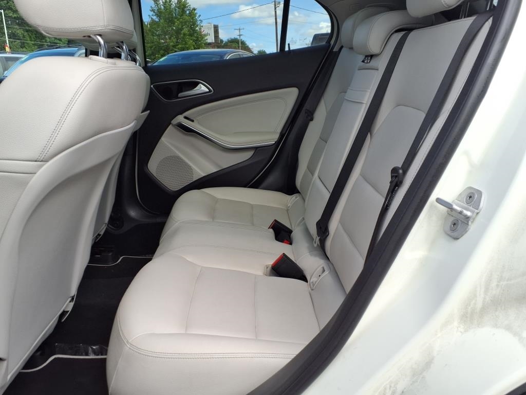 Mercedes-Benz GLA-Class  2015