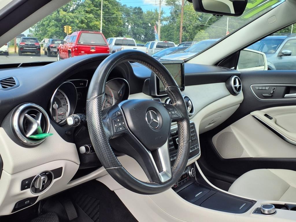 Mercedes-Benz GLA-Class  2015