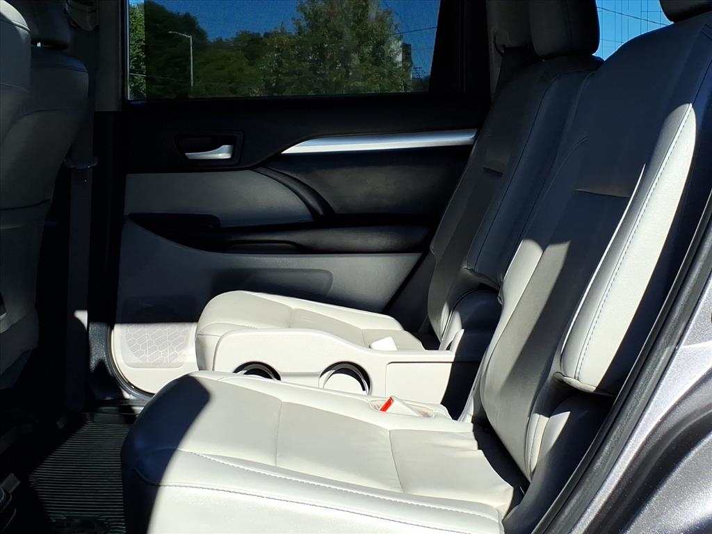 Toyota Highlander  2019