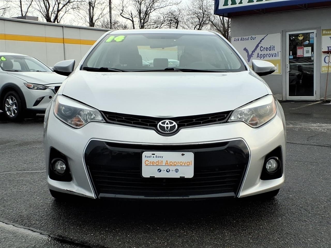Toyota Corolla 4dr Sdn Man S Plus (Natl) 2014