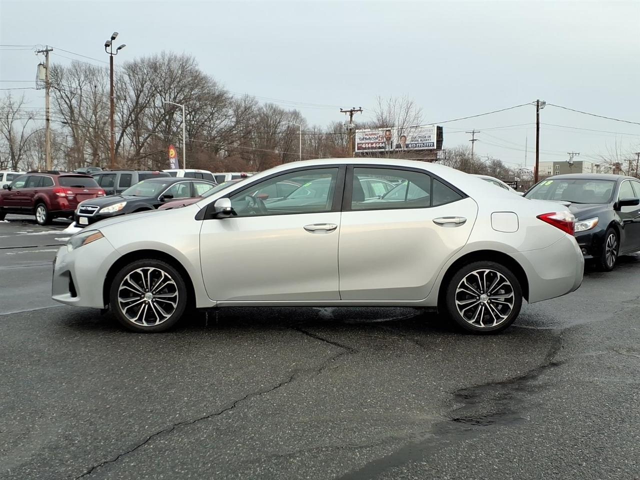 Toyota Corolla 4dr Sdn Man S Plus (Natl) 2014