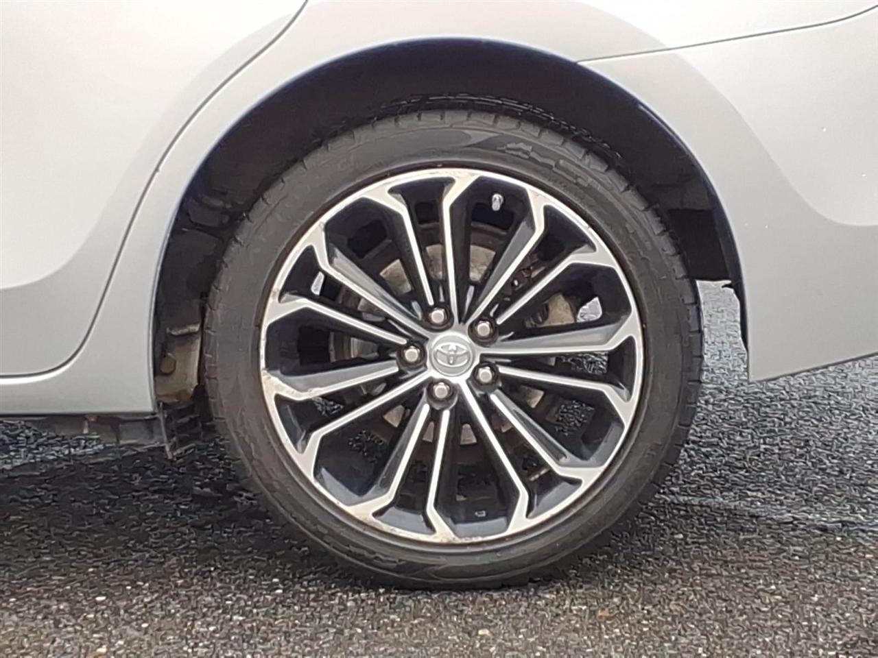 Toyota Corolla 4dr Sdn Man S Plus (Natl) 2014