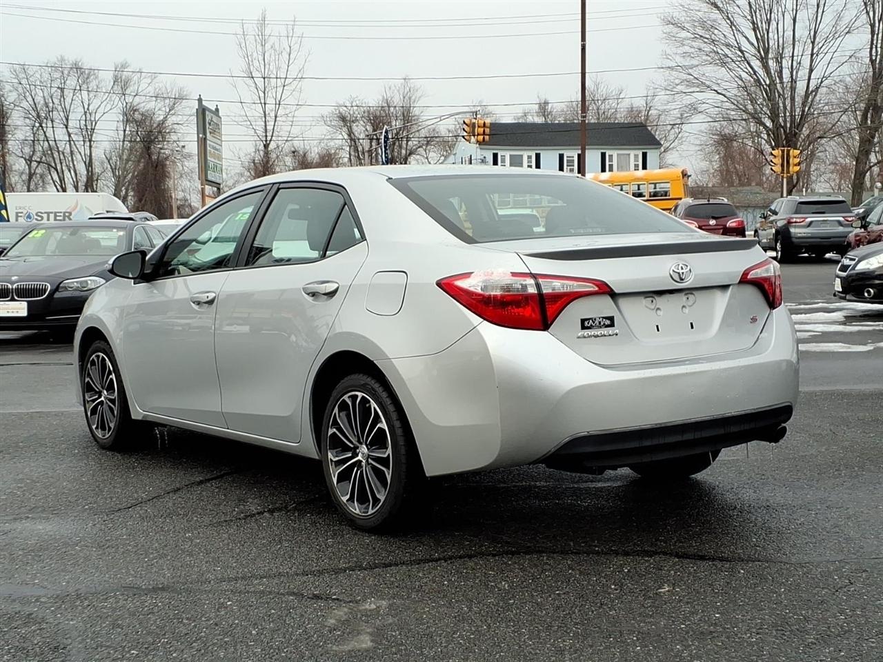 Toyota Corolla 4dr Sdn Man S Plus (Natl) 2014