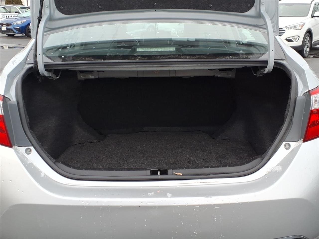 Toyota Corolla 4dr Sdn Man S Plus (Natl) 2014