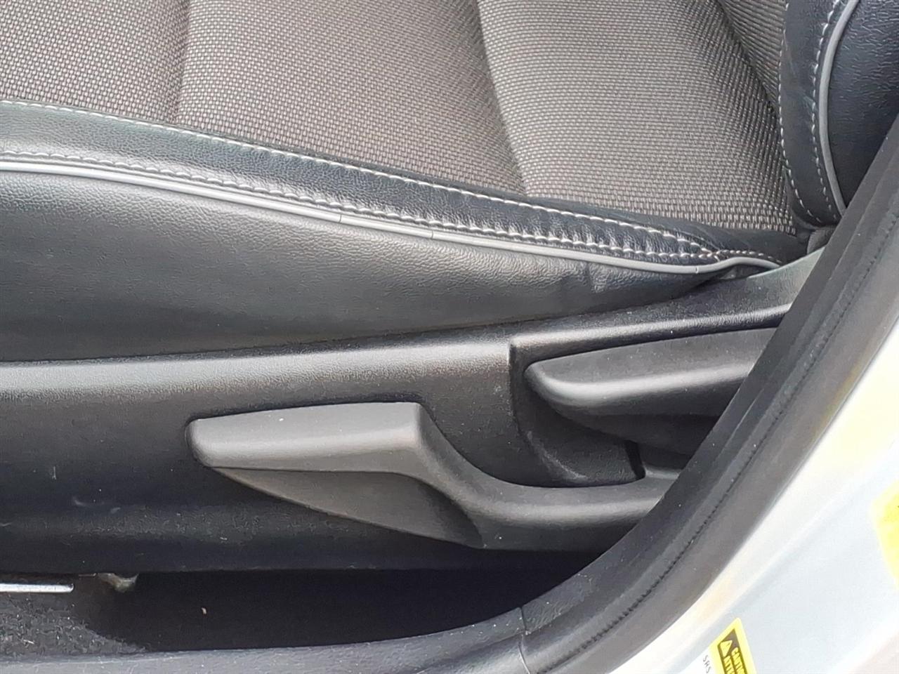 Toyota Corolla 4dr Sdn Man S Plus (Natl) 2014