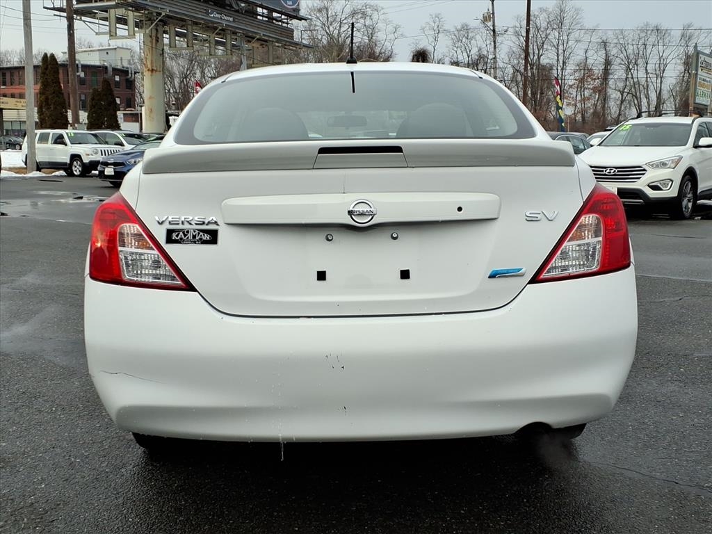 Nissan Versa  2014