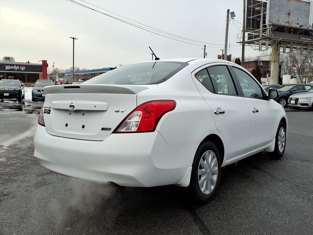 Nissan Versa  2014