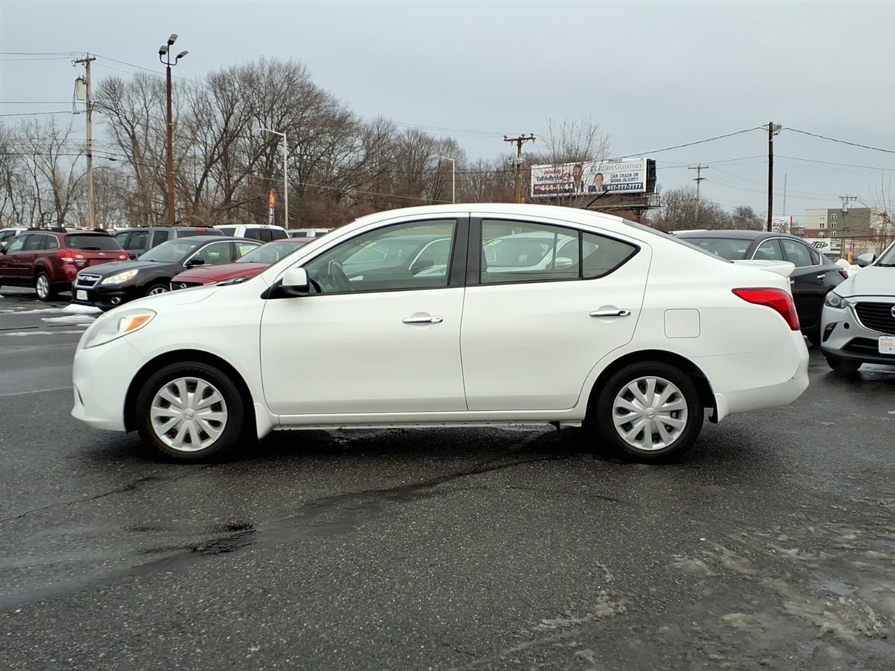 Nissan Versa  2014