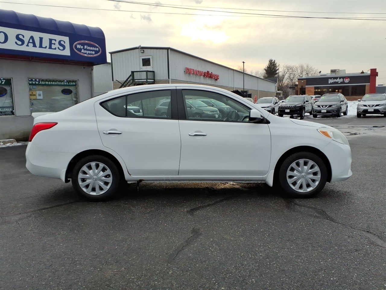 Nissan Versa  2014