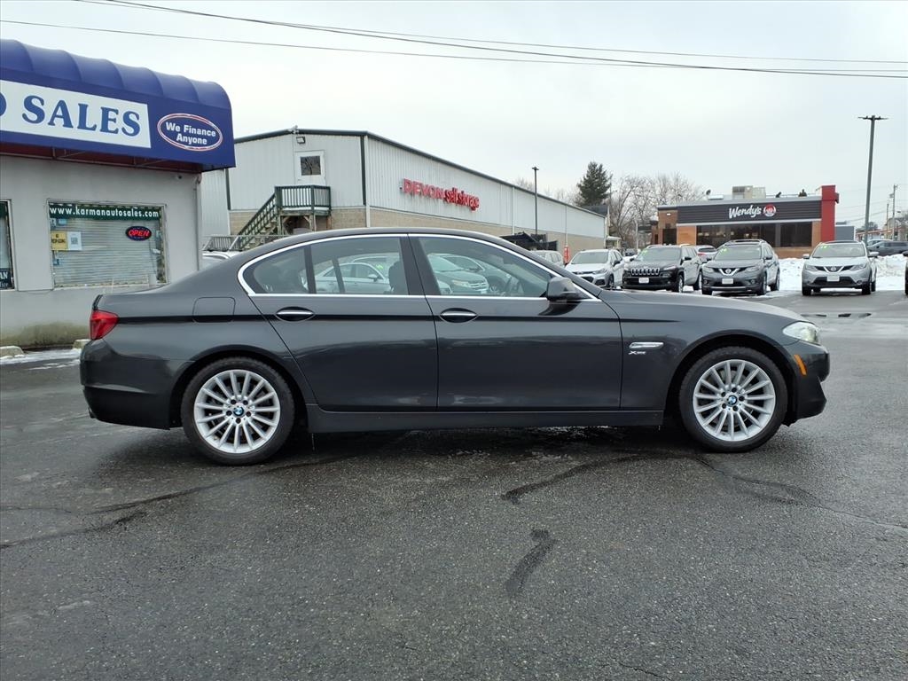 BMW 5-Series  2012