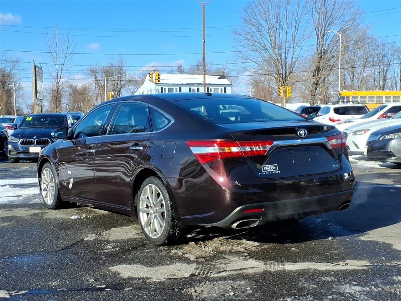 Toyota Avalon  2015