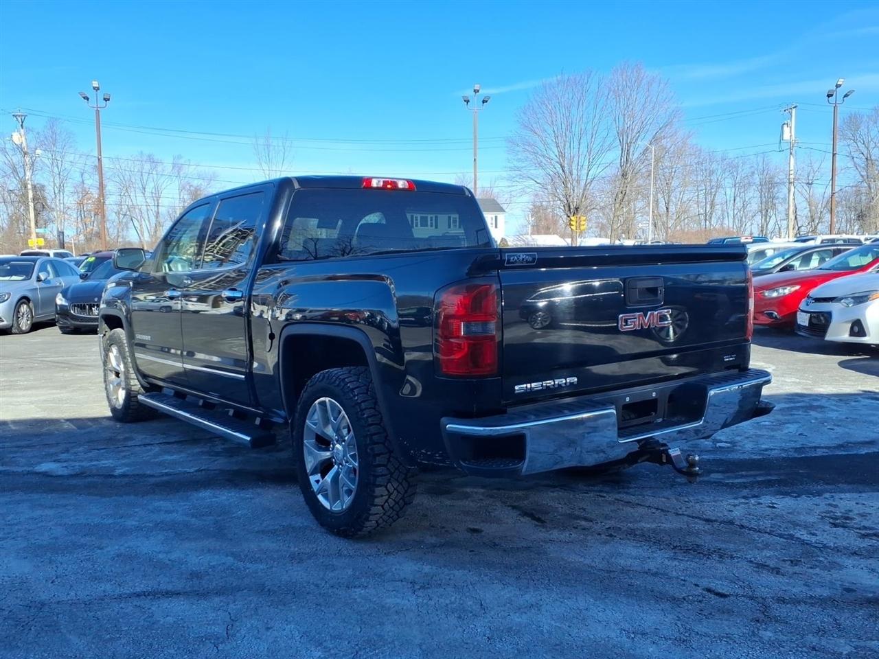 GMC Sierra 1500 4WD Crew Cab 143.5" SLT 2015