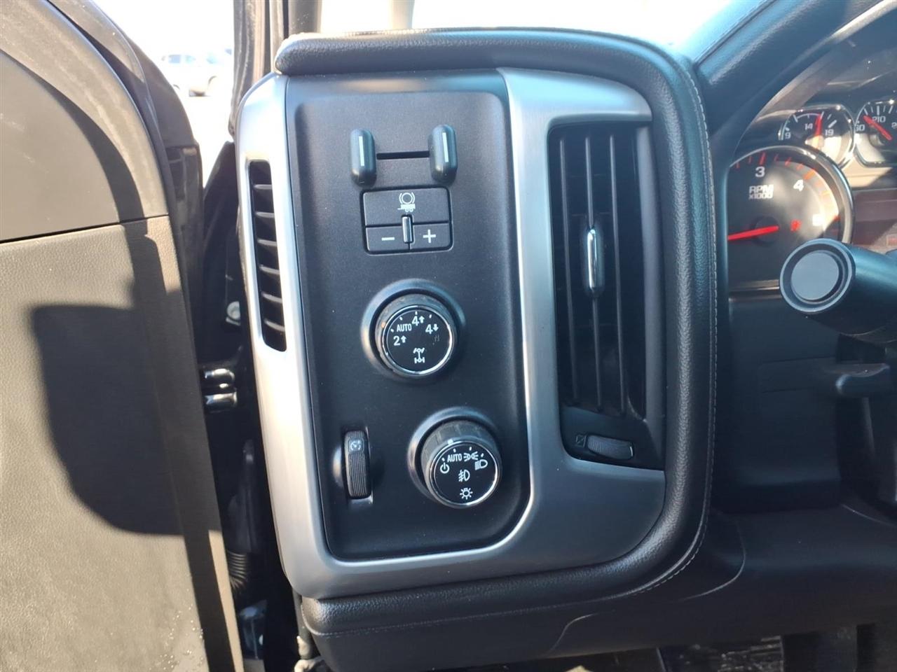 GMC Sierra 1500 4WD Crew Cab 143.5" SLT 2015