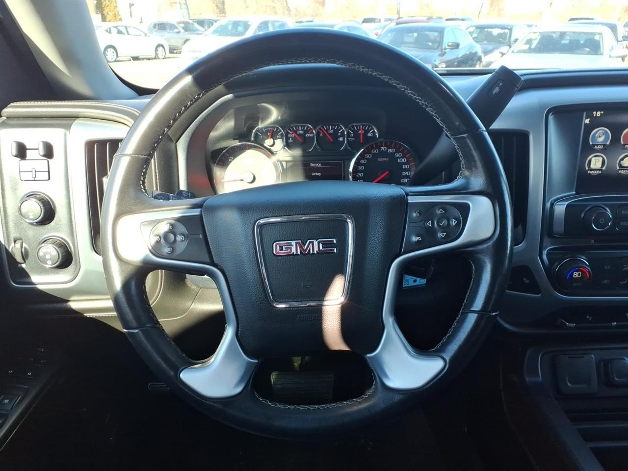 GMC Sierra 1500 4WD Crew Cab 143.5" SLT 2015