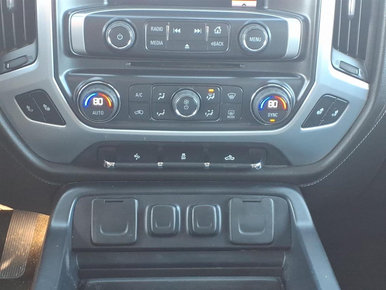GMC Sierra 1500 4WD Crew Cab 143.5" SLT 2015