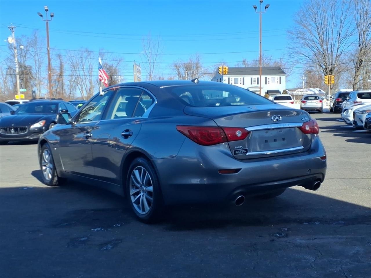 Infiniti Q50  2015