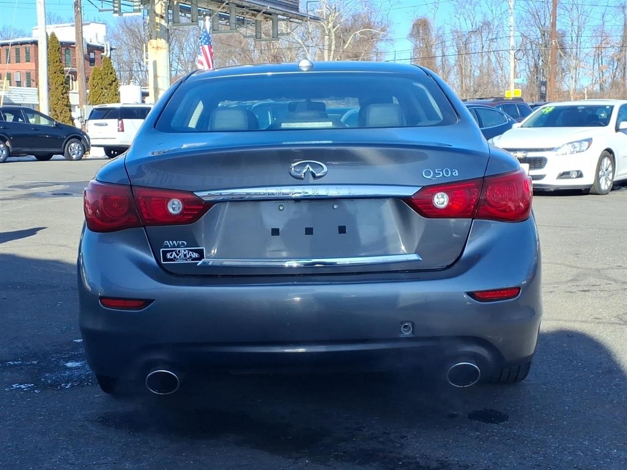 Infiniti Q50  2015