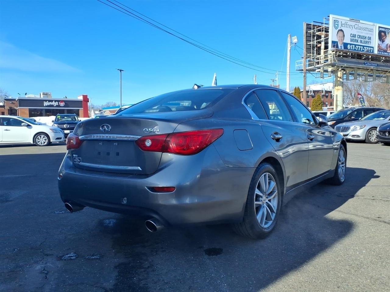 Infiniti Q50  2015