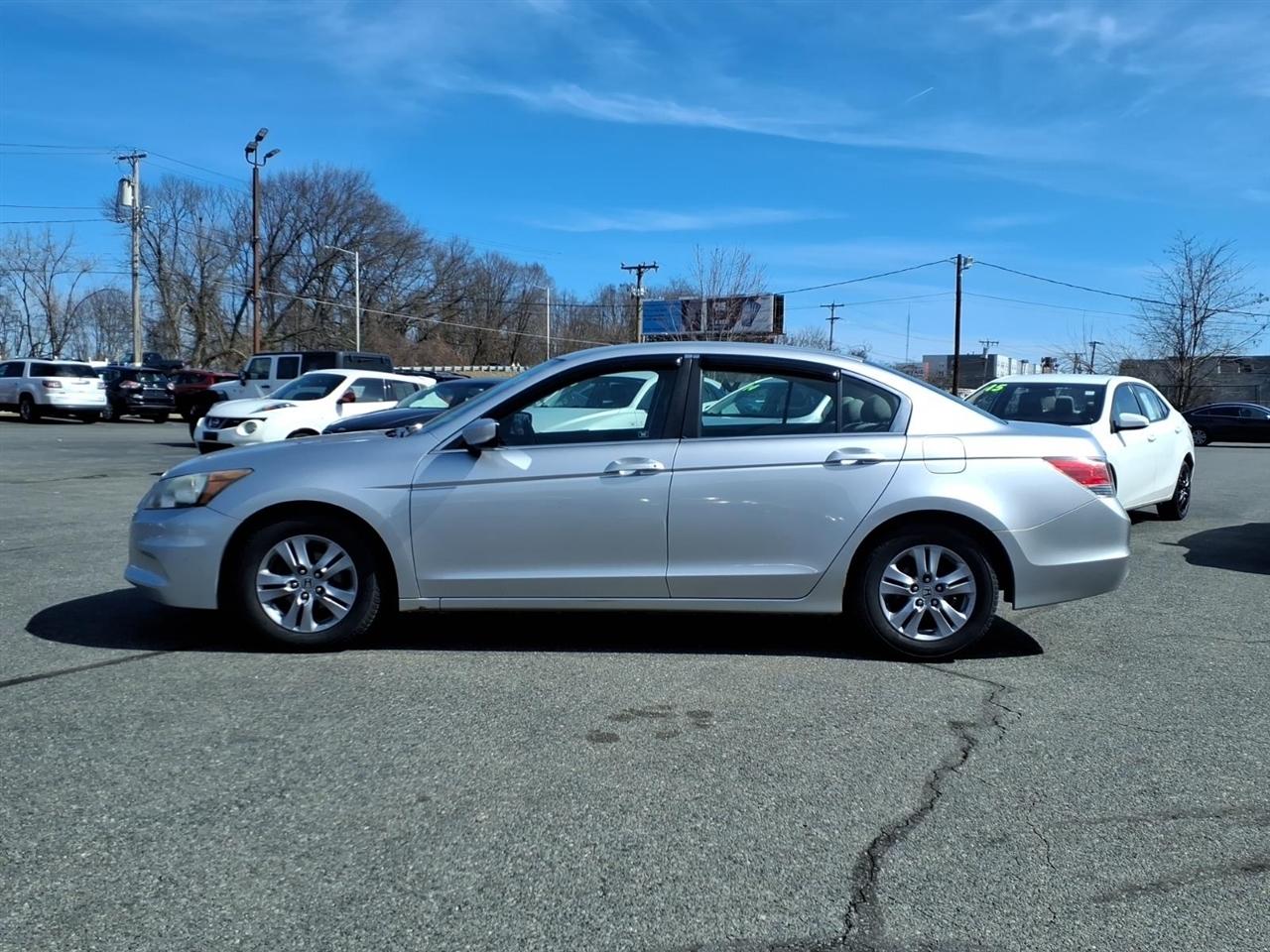 Honda Accord 4dr I4 Auto LX-P 2011