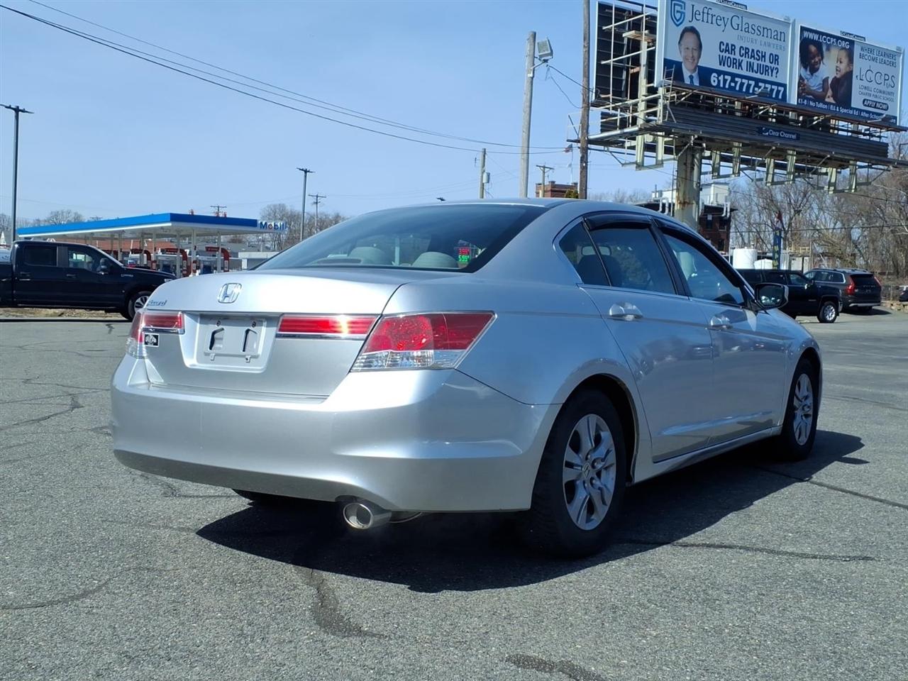 Honda Accord 4dr I4 Auto LX-P 2011