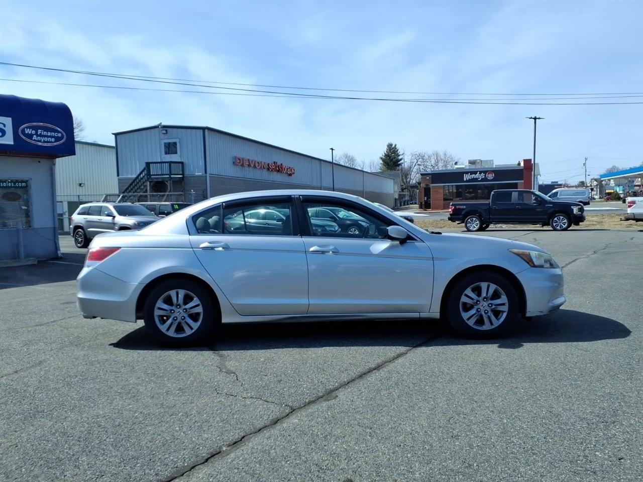 Honda Accord 4dr I4 Auto LX-P 2011