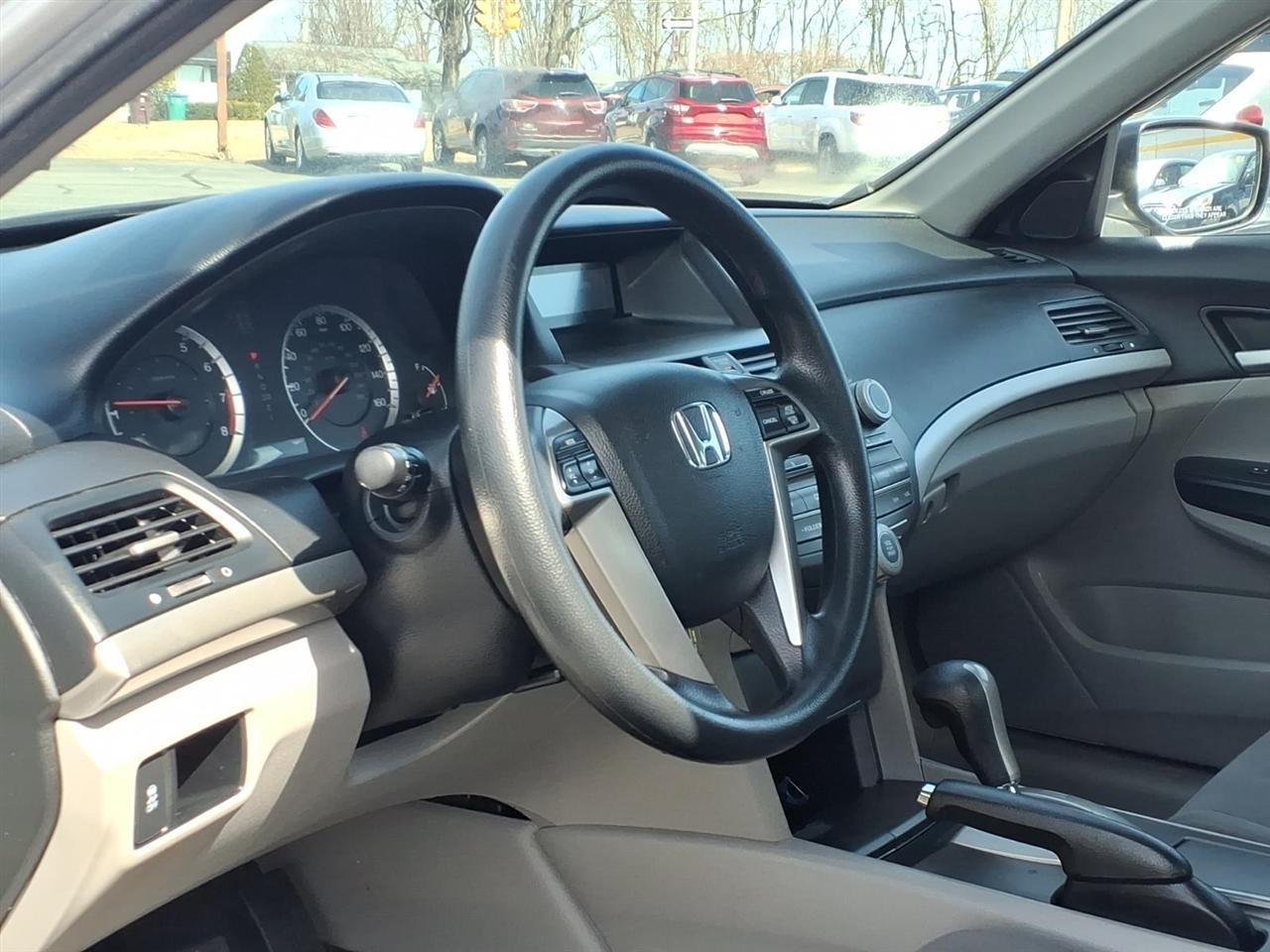 Honda Accord 4dr I4 Auto LX-P 2011