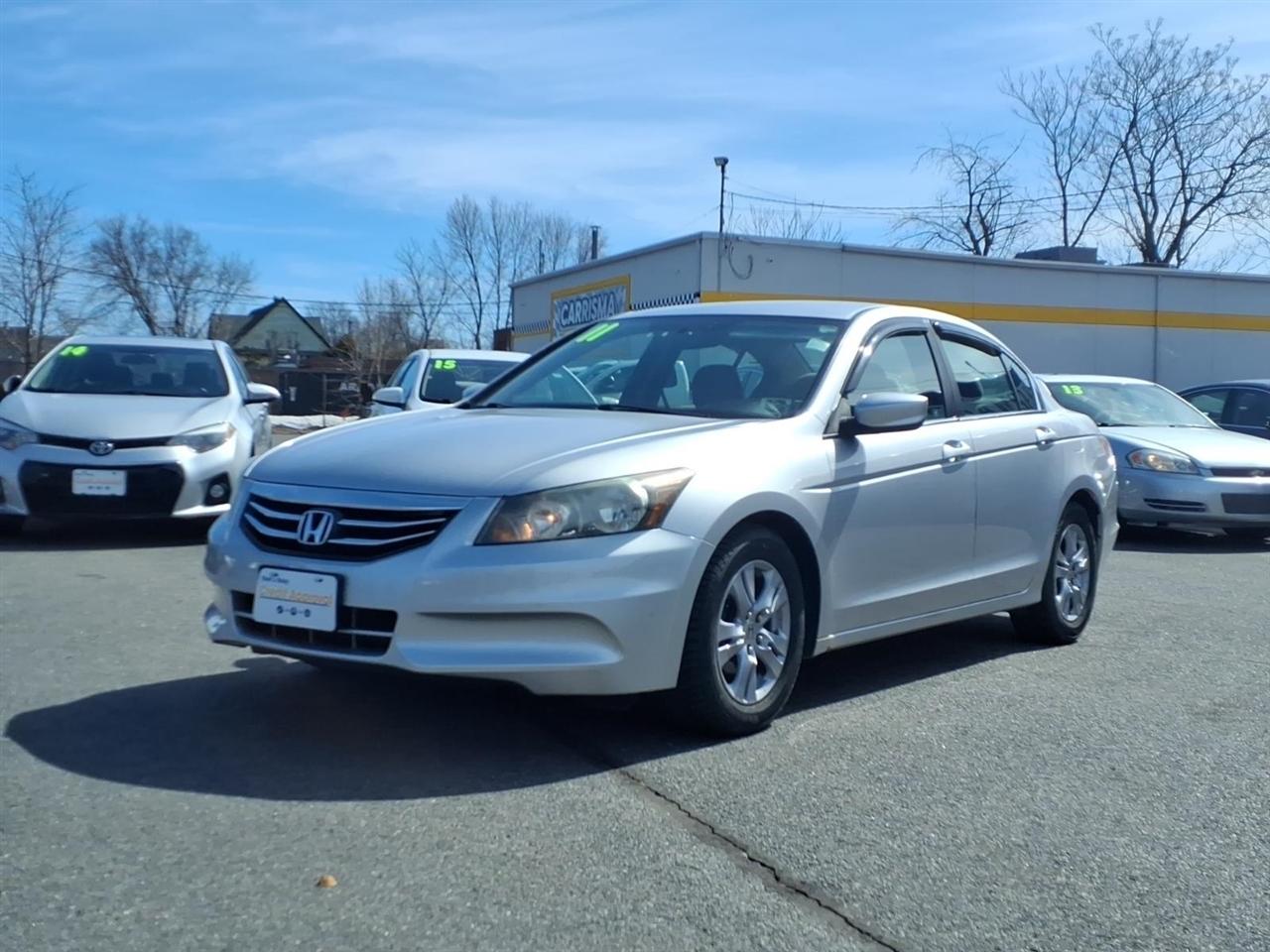Honda Accord 4dr I4 Auto LX-P 2011