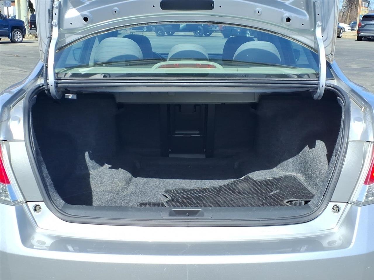 Honda Accord 4dr I4 Auto LX-P 2011