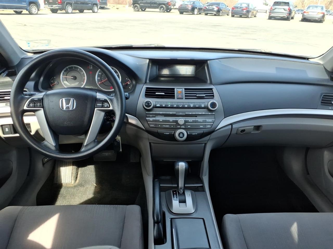 Honda Accord 4dr I4 Auto LX-P 2011