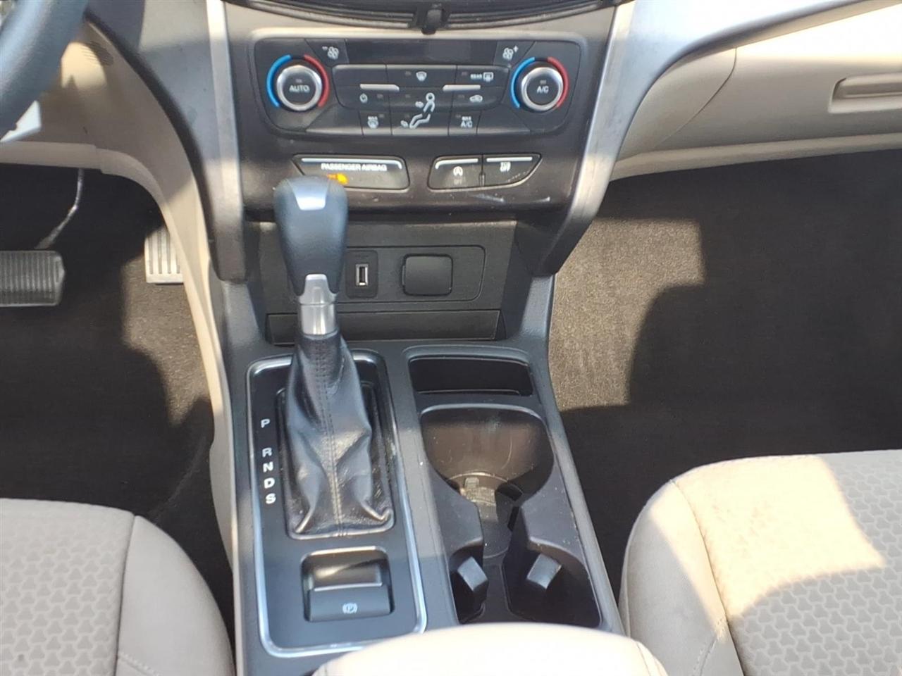 2017 Ford Escape SE - Photo 23