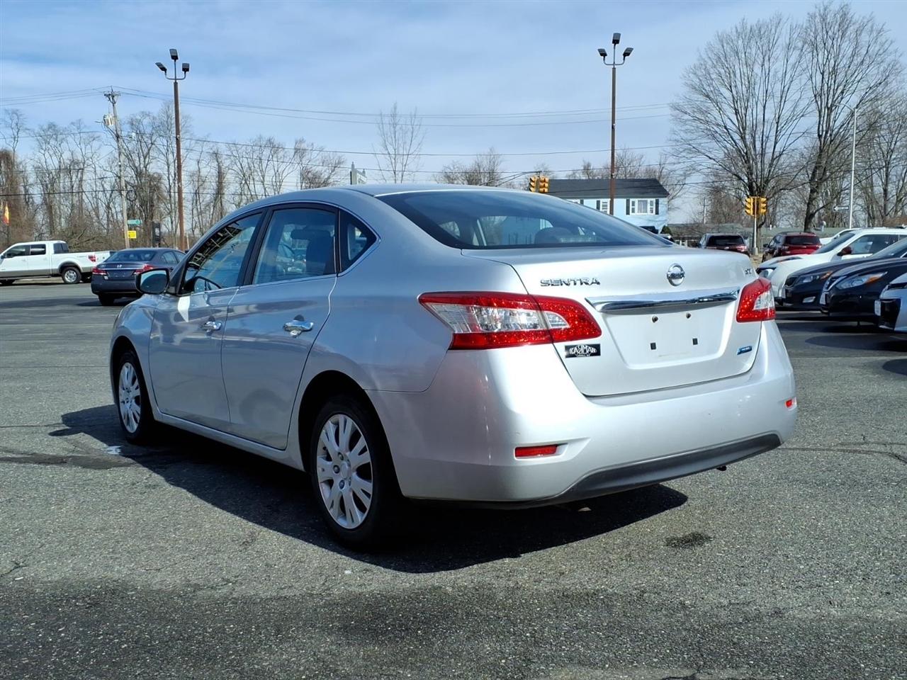 Nissan Sentra 4dr Sdn I4 CVT SV 2014